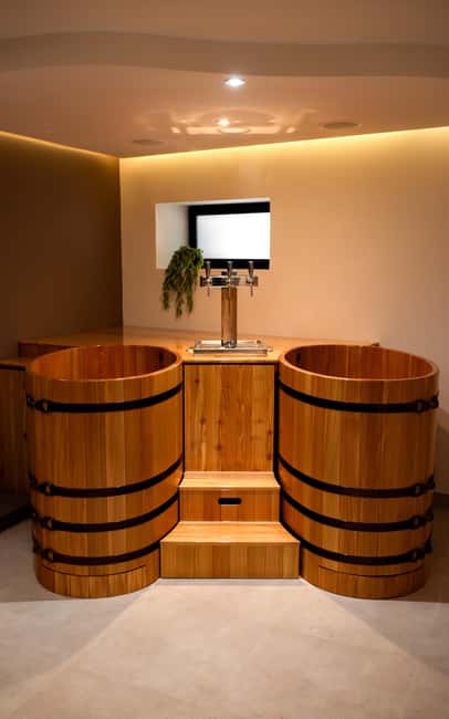 BEER SPA Niedermorschwihr - Settling into the private whirlpool bath