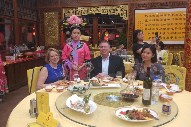 Beijing Imperial Dining Experience at Bai Jia Da Yuan Restaurant with Houhai Lake Bar Tour - What Dinner and the Performances Are Like