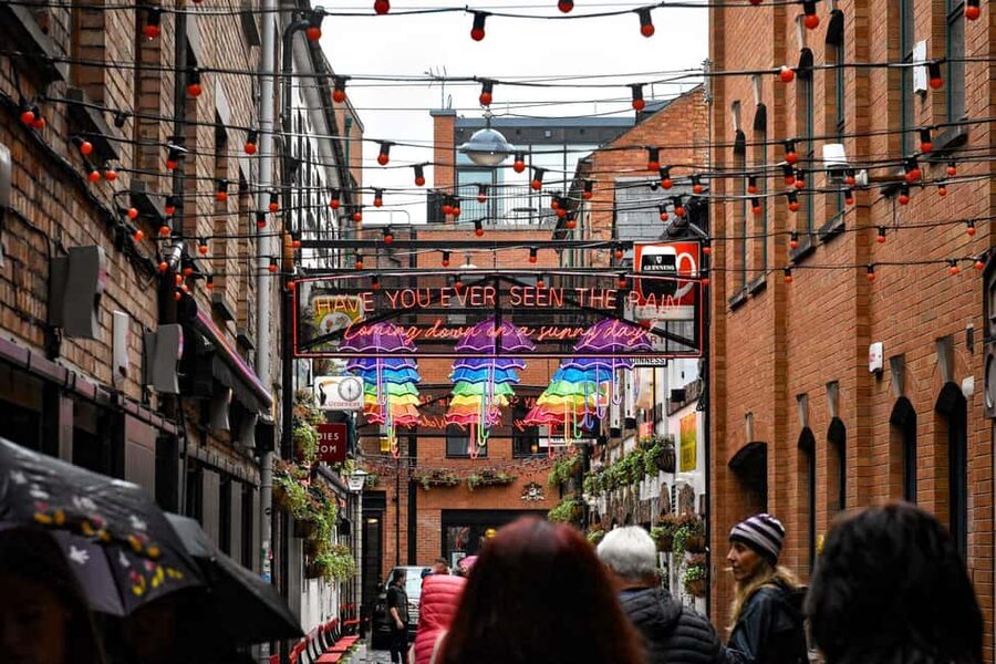 Belfast: Food Tour with 10+ Tastings of Bread, Beer, Seafood - What makes this Belfast food tour worth considering