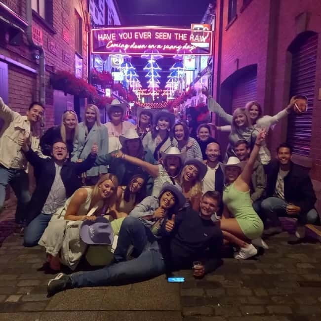 Belfast: Pub Crawl and Bar Walking Tour with Two Drinks - Group size, guides, and the pace of the night
