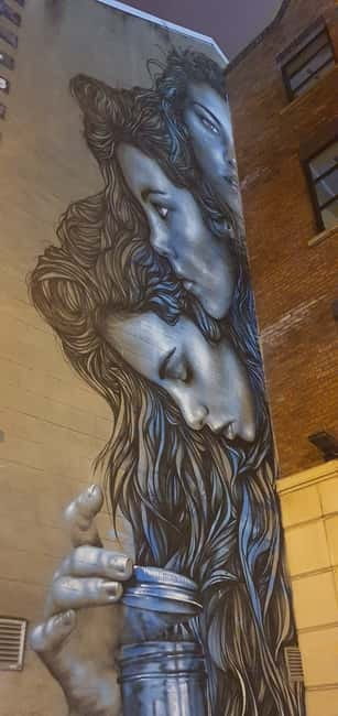 Belfast : Pub Music , Street Art Experience Walking Tour - Why this Belfast tour works as a first evening