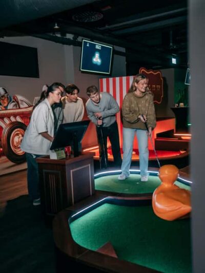 Bergen: High-Tech Minigolf in Top Bergen Activity Bar!