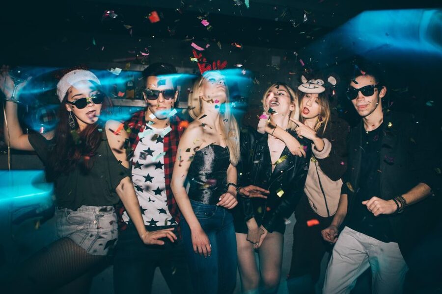 Berlin: Pub Crawl & Party with Free Shots & VIP Club Access - Three bars, three different moods