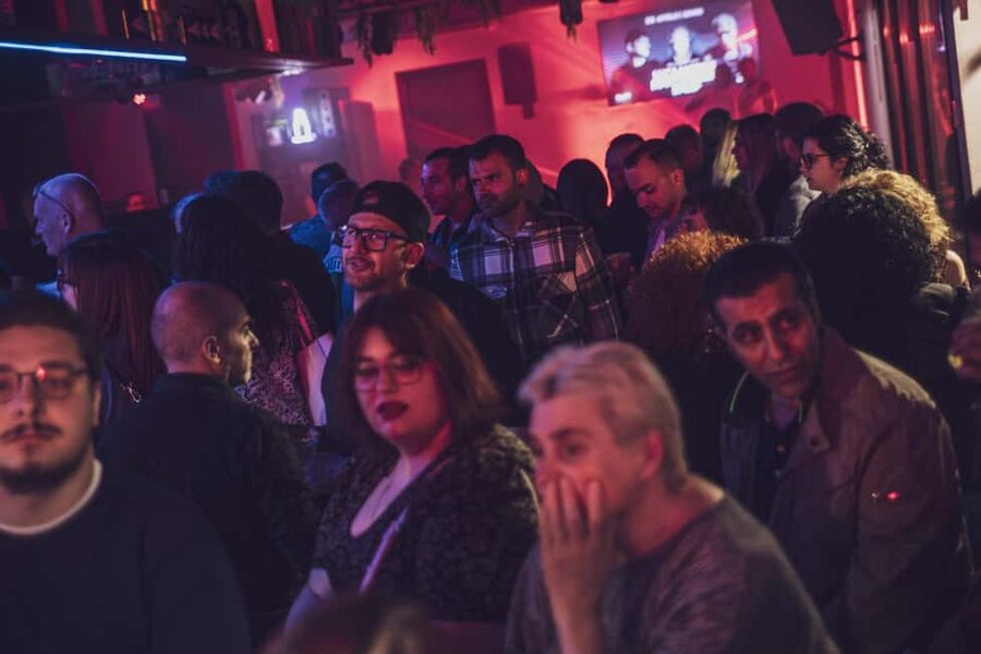 Berlin: Pub Crawl & Party with Free Shots & VIP Club Access - Music changes from techno to Top 40