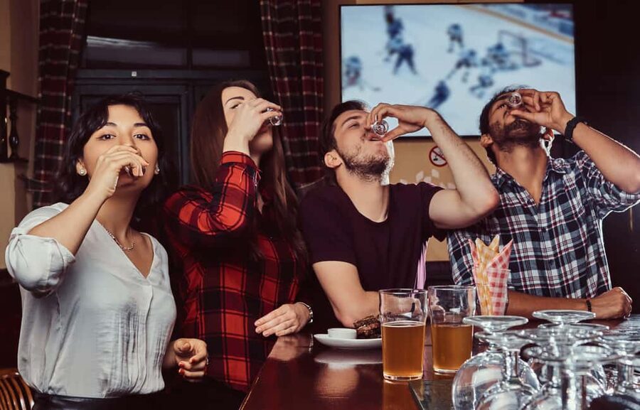 Berlin: Pub Crawl & Party with Free Shots & VIP Club Access - Starting in Mitte and finding your group