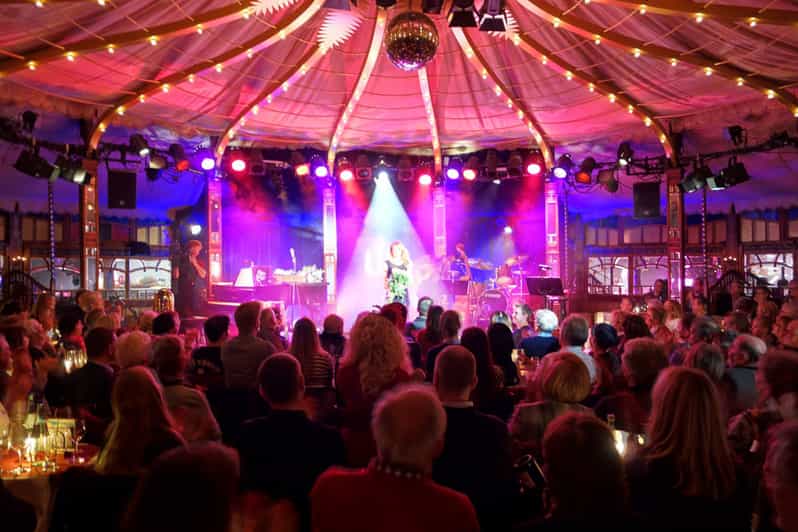 Berlin: Ticket for Bar Jeder Vernunft - Theater & Restaurant - What the evening feels like from arrival to curtain