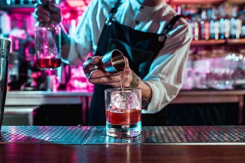 Bologna: Guided Bar Crawl in the Old Town - The nightclub option after September