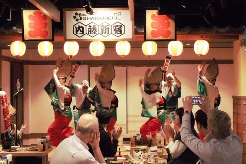 Bon Dance IZAKAYA in Shinjuku, Tokyo - The Bon Odori performance from 19:30 to 20:00
