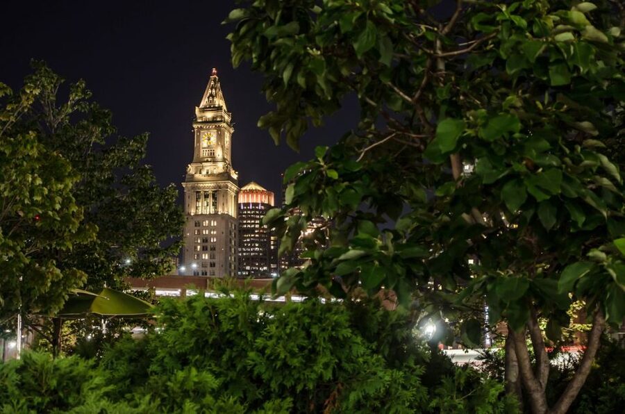 Boston: Haunted Pub Crawl of Historic Pubs and Taverns - Revolutionary Boston told one drink at a time