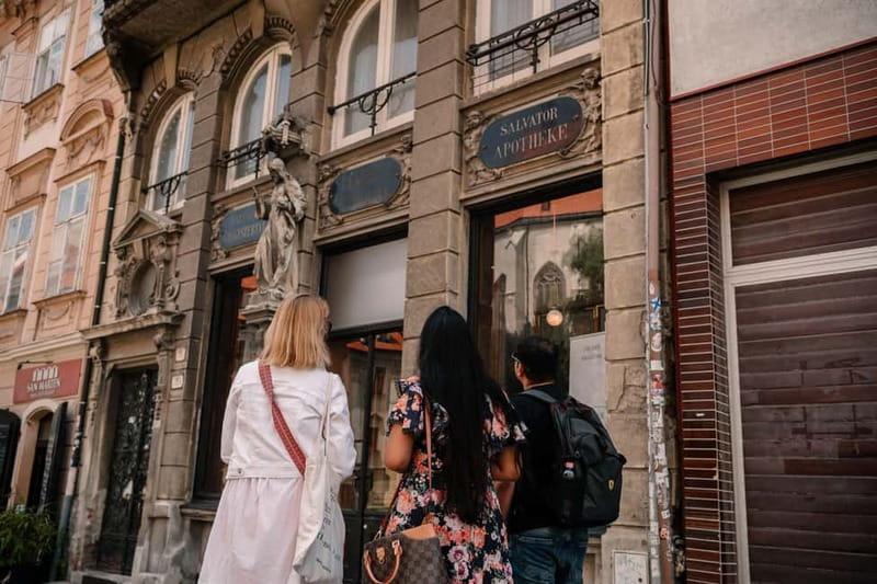Bratislava: Private Walking Tour with Optional Beer Tasting - Hviezdoslavovo Square and the first city landmarks