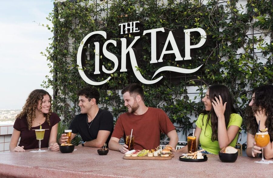 Brewery Experience with Beer Tasting and Optional Transport - Following the story of three brewing families