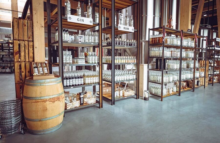 Brewery tour with guide! - From storage tanks to the automatic filling system