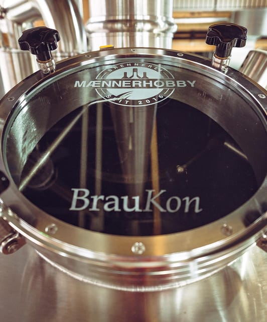 Brewery tour with guide! - Moin! beer, hop juice, and brewery stories