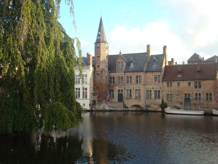 Bruges: 3-Hour Beer and Chocolate Tasting Private Tour - Choco-Story and the long road from cocoa bean to chocolate