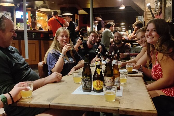Bruges Beer Tasting Experience (with cheese!) - Arriving at the right Bruges meeting point