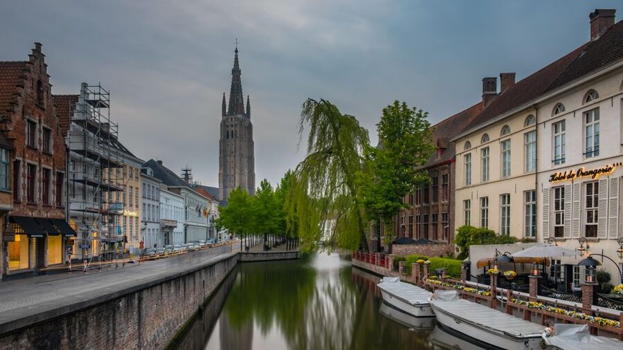Bruges: Guided Tour & Boat Ride with Optional Beer Tasting - Begijnhof, Walplein, and the brewery quarter