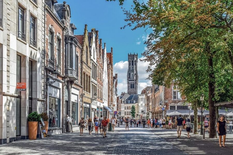 Bruges: Guided Tour & Boat Ride with Optional Beer Tasting - Market Square and the Belfry