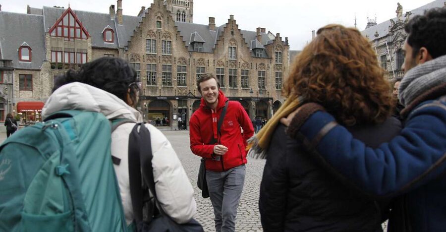 Bruges: History, Chocolate and Beer Walking Tour - Watching cocoa become a Bruges praline