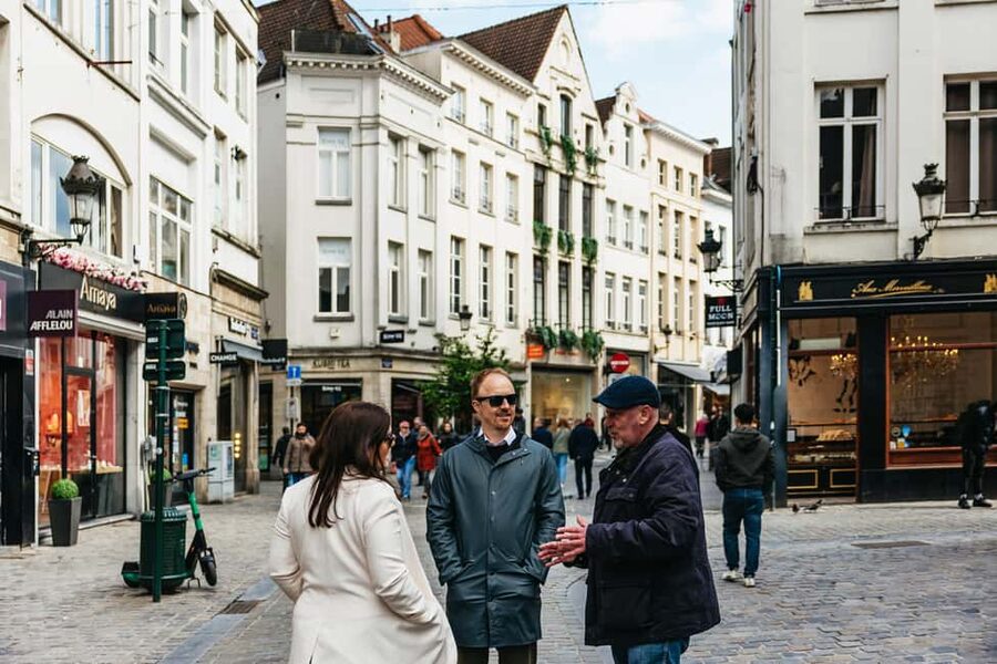 Brussels: Beer Tour with 6 Beers and 3 Chocolate Tastings - Meeting at Mary Grand’Place