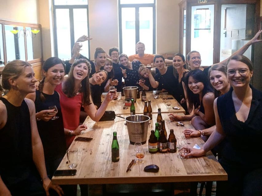 Brussels: Belgian Beer Tasting and Course at a Private Bar - Arriving at The Unusual Cafe