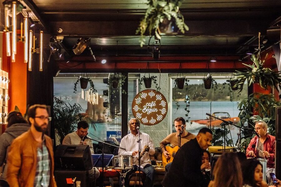 Brussels: Private Beers, Bars, and Live Music Tour by Night - Key points to know before booking