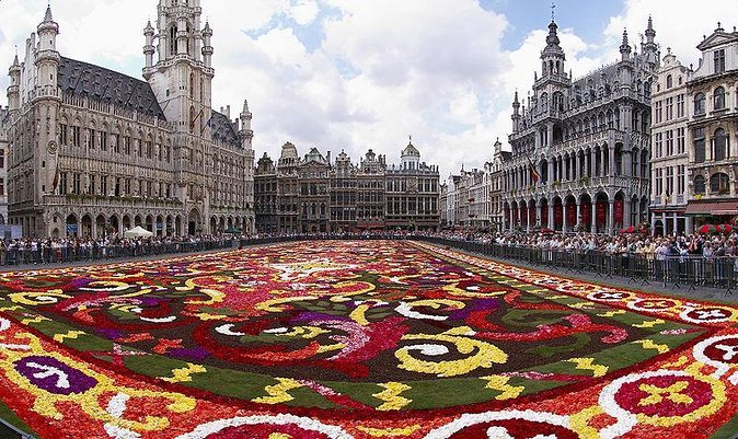 Brussels Pub Crawl - Nightlife & Party Experience - Key points to know before you go