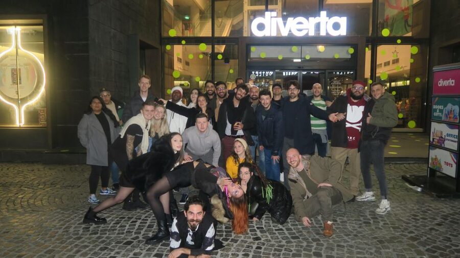 Bucharest: Weekend Pub Crawl - Walking, clothing, safety, and alcohol