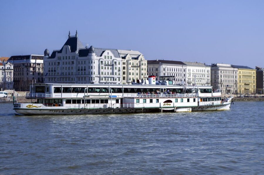 Budapest: 1 hr Sunshine Booze Cruise with Prosecco - Key points to know before you book