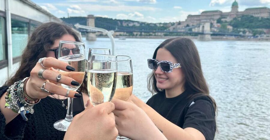 Budapest: 1 hr Sunshine Booze Cruise with Prosecco - Hungarian Parliament Building from the Danube