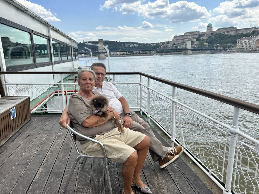 Budapest: 1 hr Sunshine Booze Cruise with Prosecco - Choosing between prosecco, cocktails, and beer