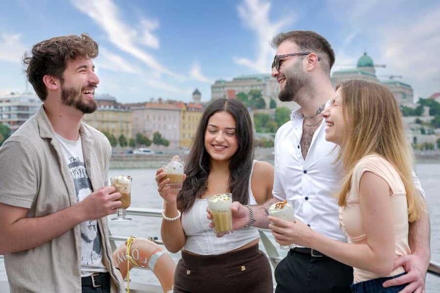 Budapest: 60-Minute Panoramic Cruise with Drink included - My verdict: book it for the view, not the commentary