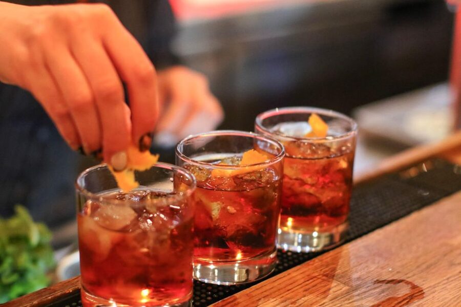 Budapest: Bar Crawl Tour with Local Drinks - Starting at the Budapest Eye