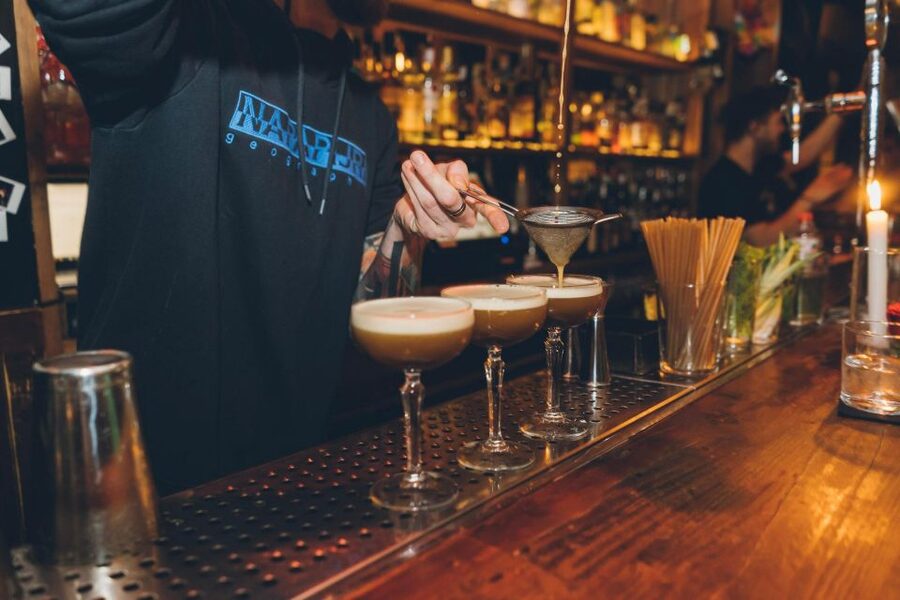Budapest: Bar Crawl with a Local Guide - Starting at the Budapest Eye
