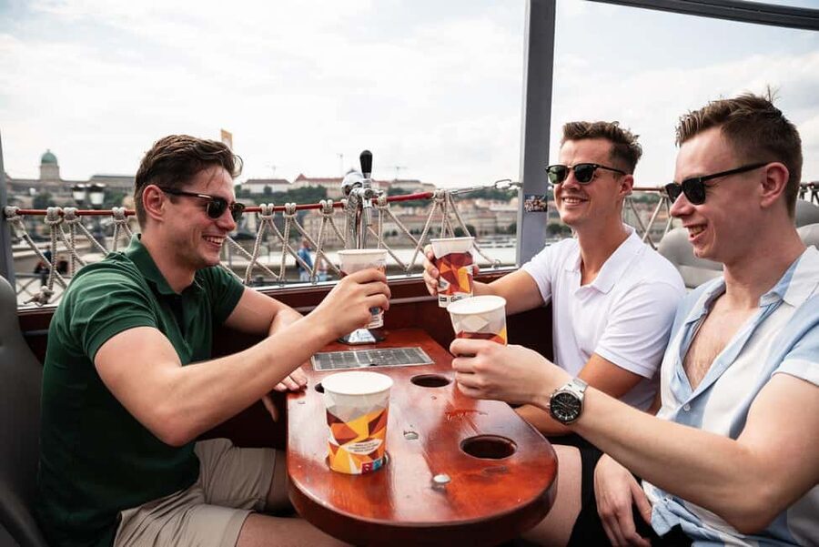 Budapest: BeerBus Sightseeing Tour with unlimited beer - Key points to know before boarding