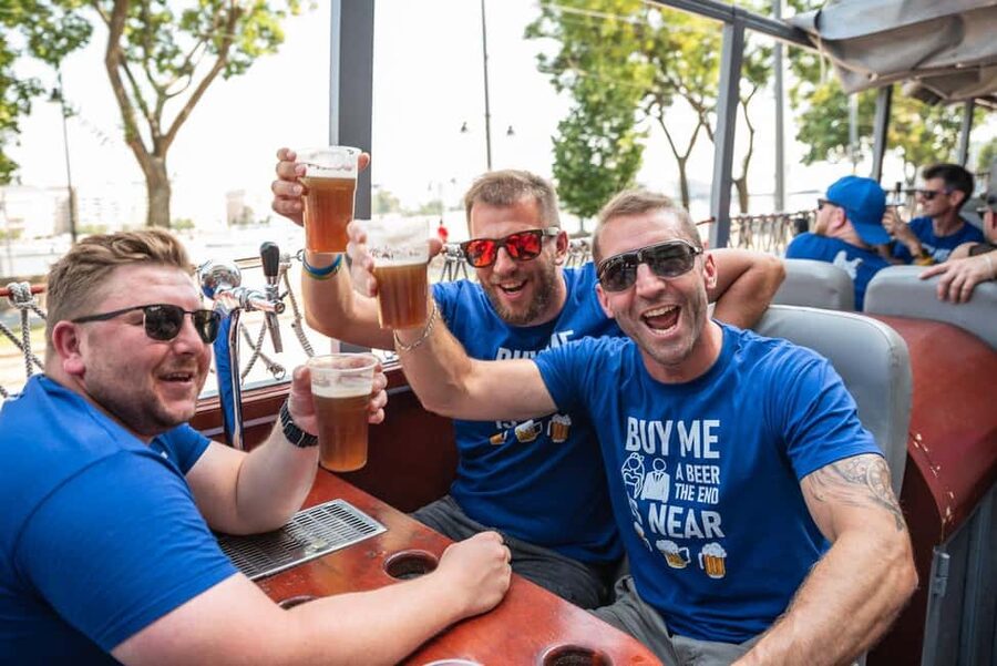 Budapest: BeerBus Sightseeing Tour with unlimited beer - Unlimited Hungarian beer, Prosecco, and the practical value