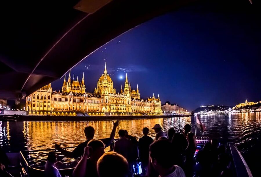 Budapest: Boat Party with option of Unlimited Drinks - Boarding the boat and finding the party
