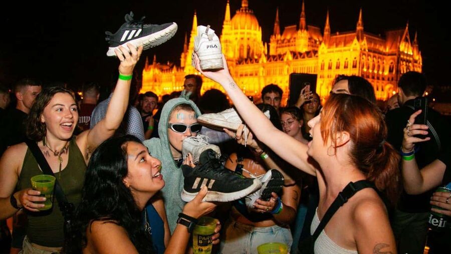 Budapest: Danube Beat Party Cruise with DJ & Drink Packages - The music, dance floor, and boat layout