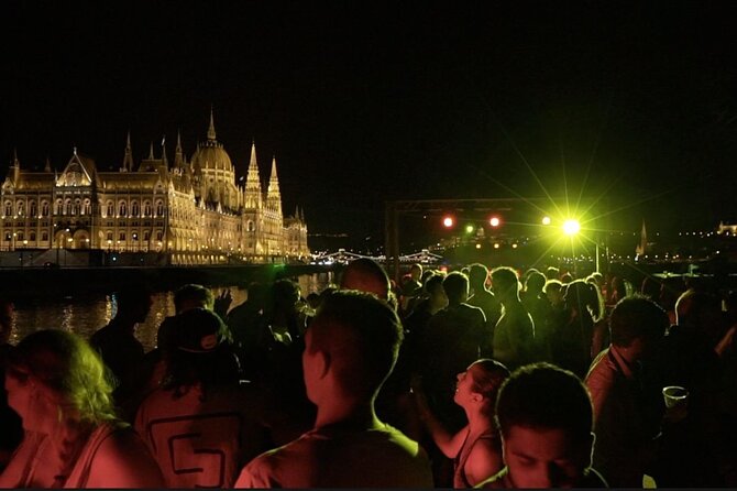 Budapest Danube Cruise with DJ, Drinks and After Party - Three hours on the MS Stadt Wien