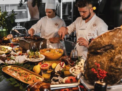 Dinner Cruise with Live Music & Unlimited Drinks