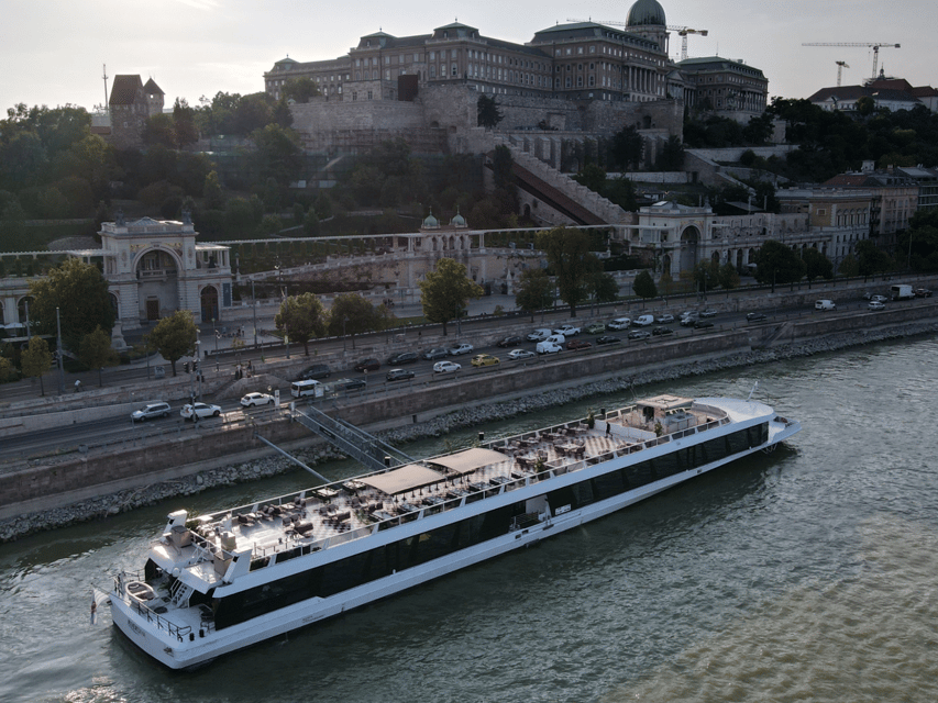 Budapest: Dinner Cruise with Live Music & Unlimited Drinks - Who will enjoy this Budapest dinner cruise?