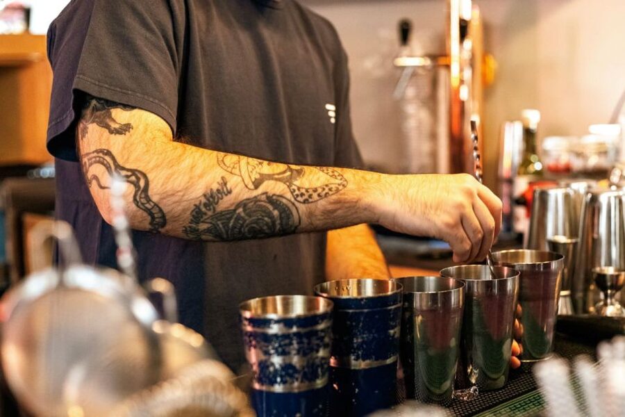 Budapest: Guided Bar Crawl Walking Tour - Starting with fröccs at the Budapest Eye