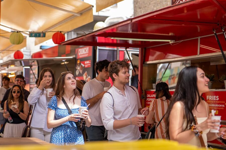Budapest: Guided Food Tour with Wine, Beer, and Shots - District 7, where food and nightlife meet