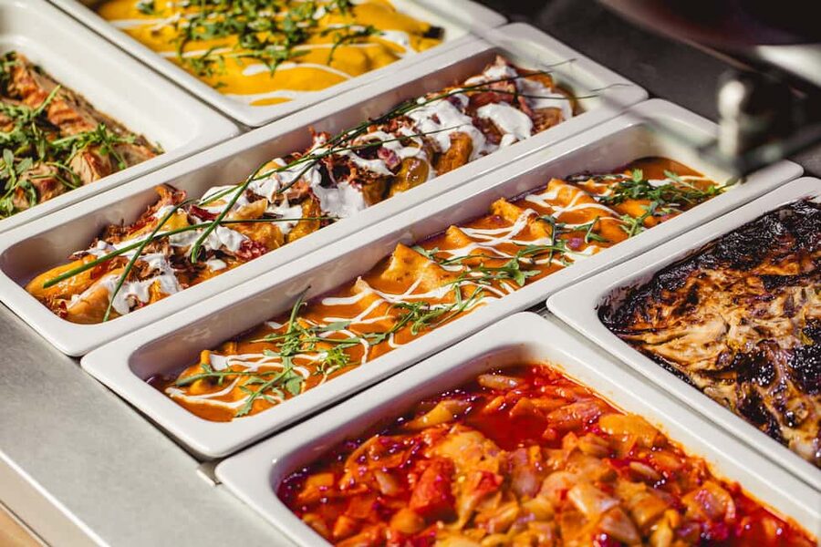 Budapest: Hungarian Dinner & Show with Unlimited Drinks - Dietary needs and menu flexibility