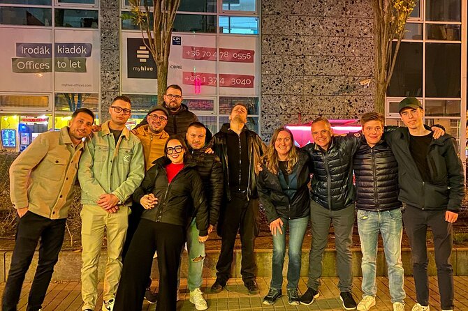 Budapest: Pub Crawl & Ruin Bar Tour – Free Shots & VIP Entry - Doboz: a lively stop before the final club