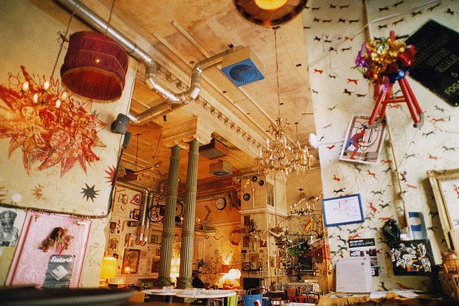 Budapest Ruin Bars Evening Walking Tour with Drinks & Street Food - The guides make or break the evening