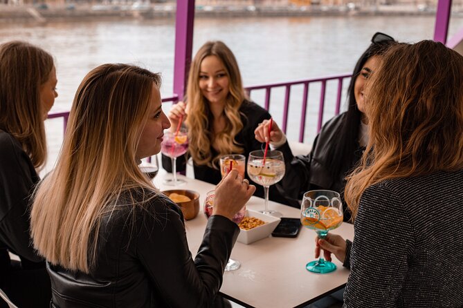 Budapest Sightseeing with Drink Included - The included drink and what it adds