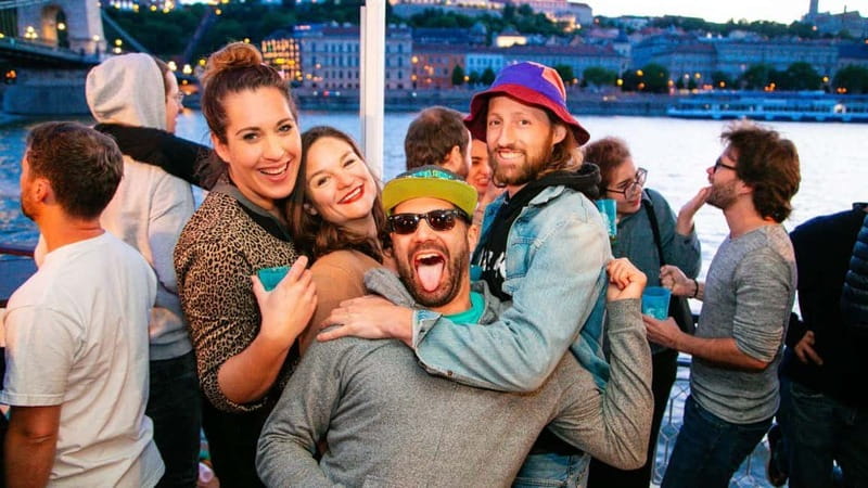 Budapest: Sip & Sail Danube Cruise with Unlimited Beer - Fisherman’s Bastion and Buda Castle