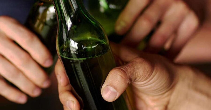 Budapest: Stag Party Boat with Beer and Wine - What the $530 price really gives you