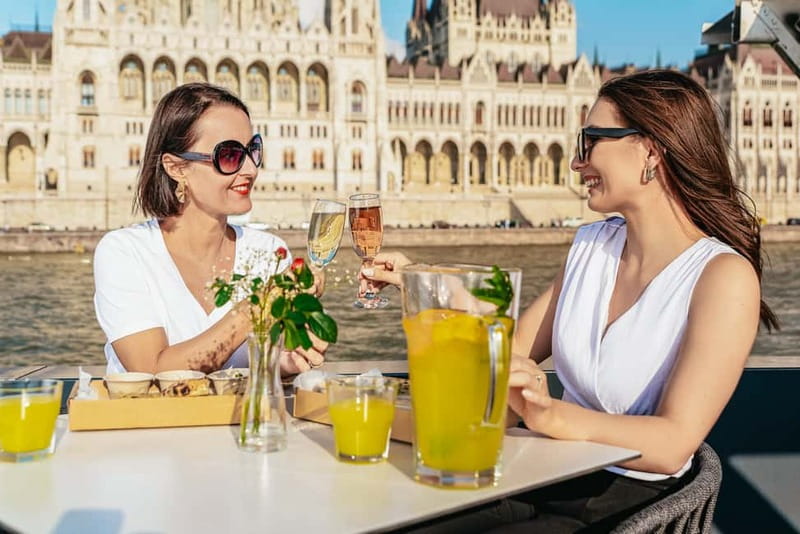 Budapest: Unlimited Prosecco, Beer and Aperol Spritz Cruise - Key things to know before you book