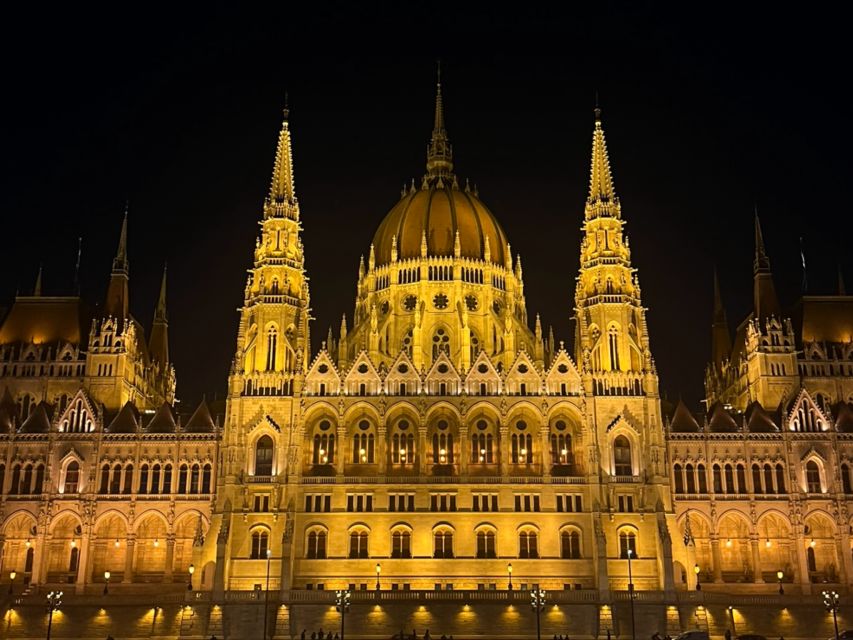 Budapest: Unlimited Prosecco, Beer and Aperol Spritz Cruise - Why this Danube cruise works so well at night
